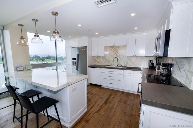 1710 Avenida Del Mundo Coronado, CA 92118 photo 5