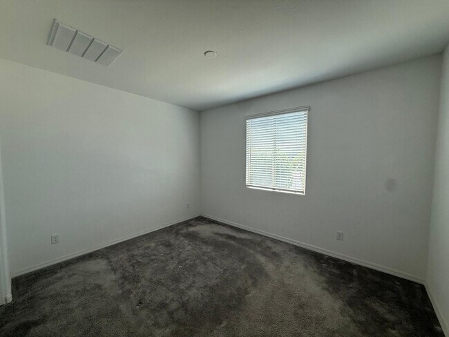 15744 W Jefferson St Goodyear, AZ 85338 photo 4