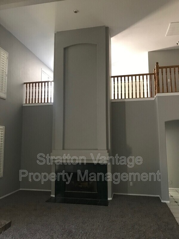 4740 E Desert Ln Gilbert, AZ 85234 photo 4