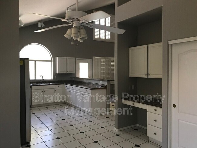 4740 E Desert Ln Gilbert, AZ 85234 photo 3