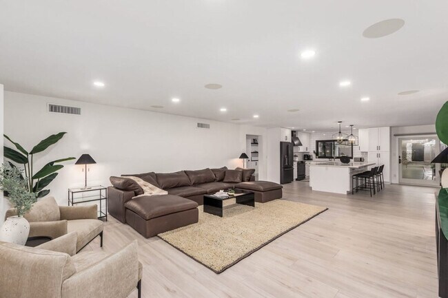 14249 N 49th St Scottsdale, AZ 85254 photo 2