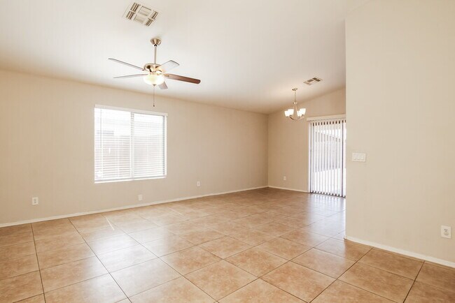 7537 W Georgia Ave Glendale, AZ 85303 photo 4