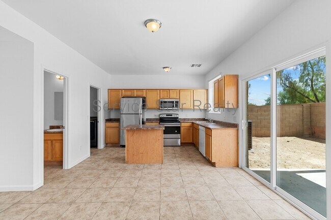 17445 W Mandalay Ln Surprise, AZ 85388 photo 5