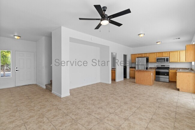 17445 W Mandalay Ln Surprise, AZ 85388 photo 3