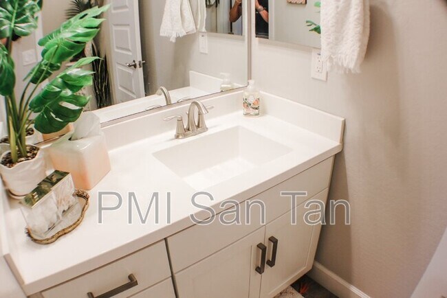 4350 E Mesquite St Gilbert, AZ 85296 photo 4