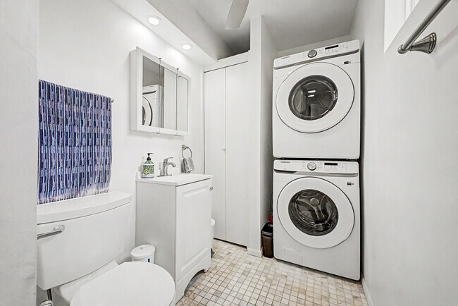 8111 E Glenrosa Ave Scottsdale, AZ 85251 photo 4
