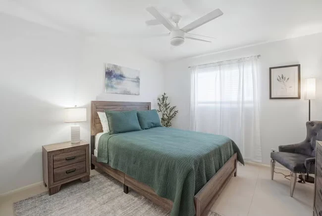 313 E Riviera Dr Tempe, AZ 85282 photo 3