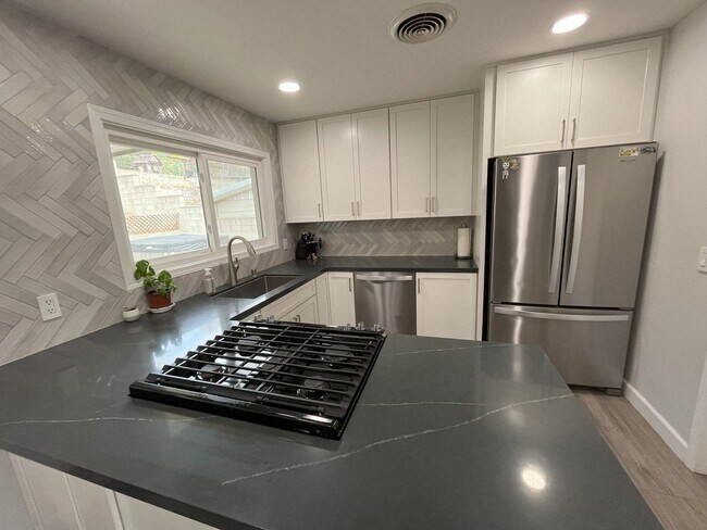 9524 Abbeywood Rd Santee, CA 92071 photo 3