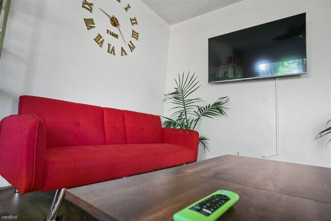 5910 Potomac St San Diego, CA 92139 photo 4