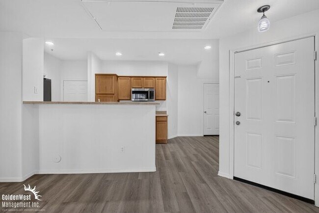 6770 N 47th Ave Glendale, AZ 85301 photo 2