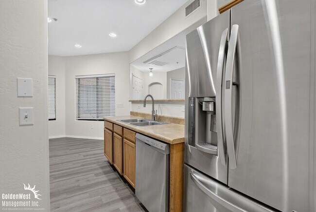 6770 N 47th Ave Glendale, AZ 85301 photo 5