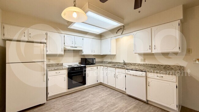 520 S Greenfield Rd Mesa, AZ 85206 photo 2