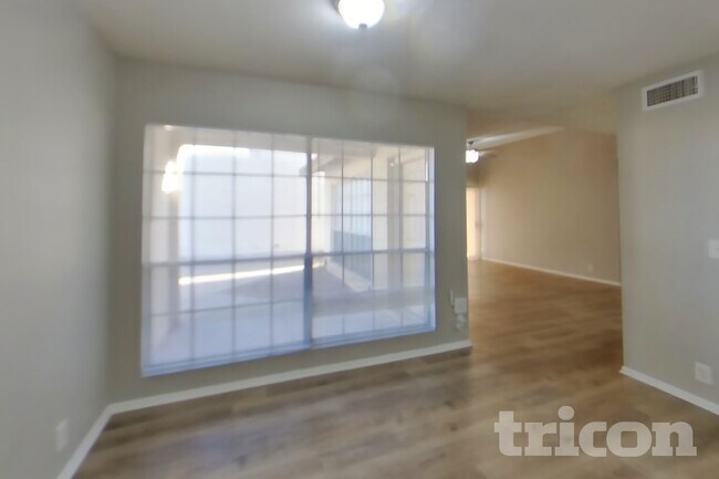14239 N 50th Dr Glendale, AZ 85306 photo 3