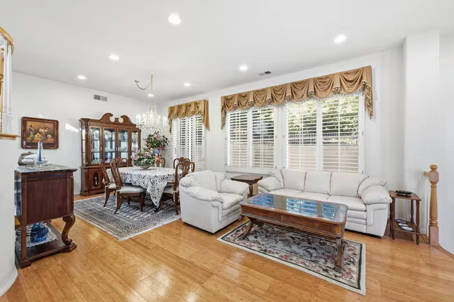 8010 Gilman Ct La Jolla, CA 92037 photo 5