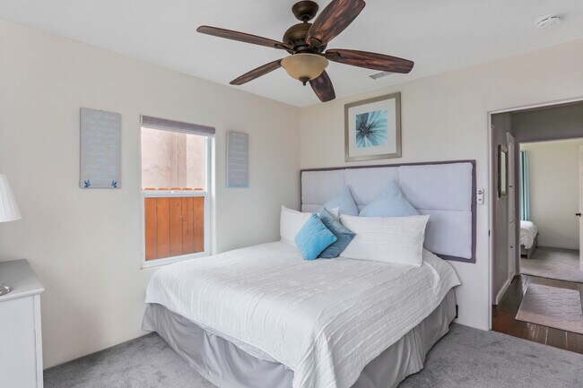 5122 Ellsworth St San Diego, CA 92110 photo 3