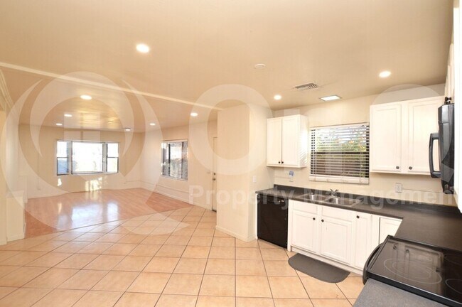 660 E 1st Ave Mesa, AZ 85204 photo 5