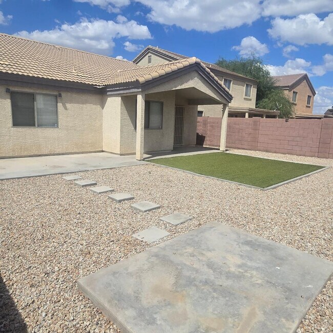 3411 W Sunland Ave Phoenix, AZ 85041 photo 2