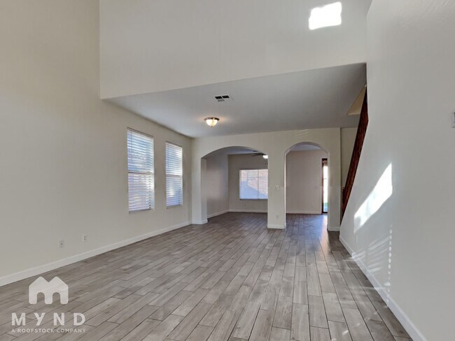 6418 S 49th Dr Phoenix, AZ 85339 photo 4