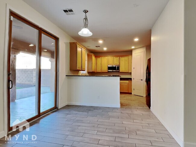 6418 S 49th Dr Phoenix, AZ 85339 photo 2
