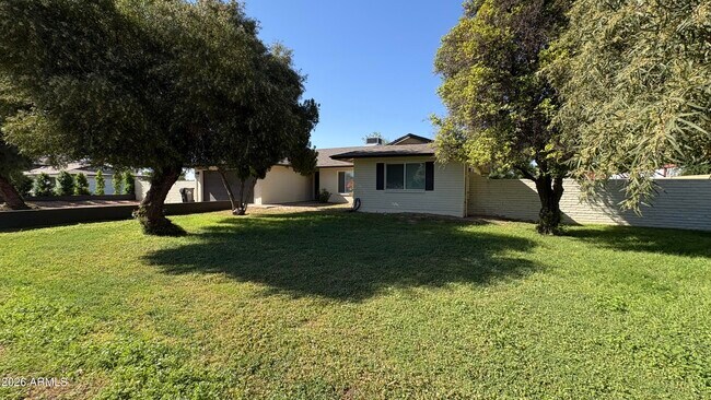 4422 W Greenway Rd Glendale, AZ 85306 photo 3