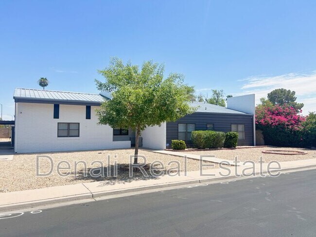 1759 N Spring Cir Mesa, AZ 85203 photo 2