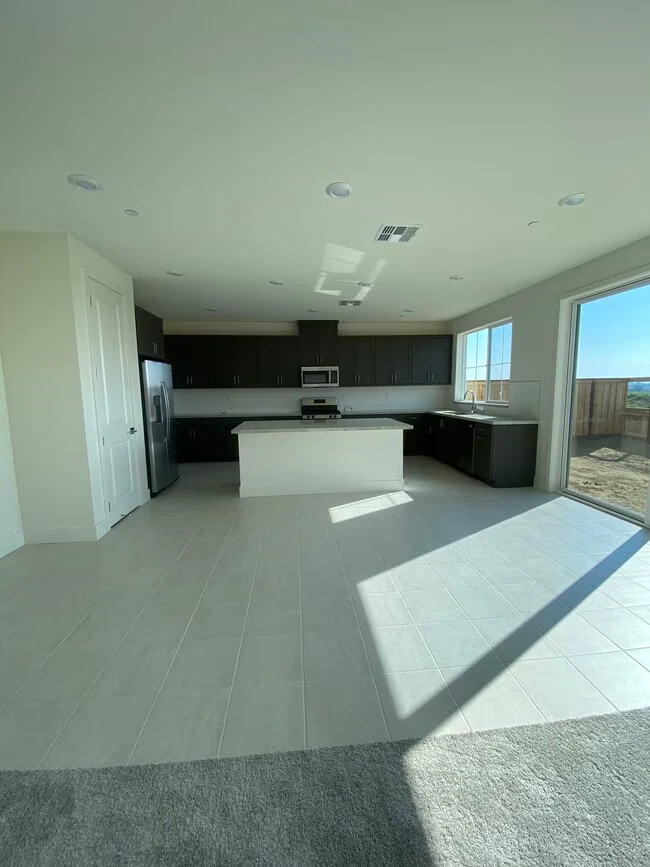 2466 Elan Dr Fairfield, CA 94533 photo 3