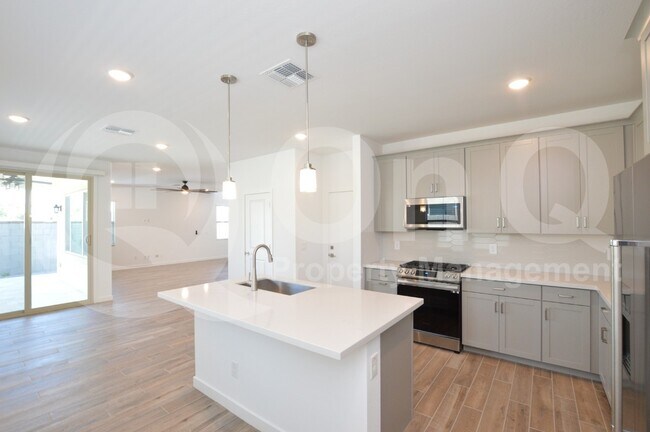 9244 E Sphere Ave Mesa, AZ 85212 photo 2