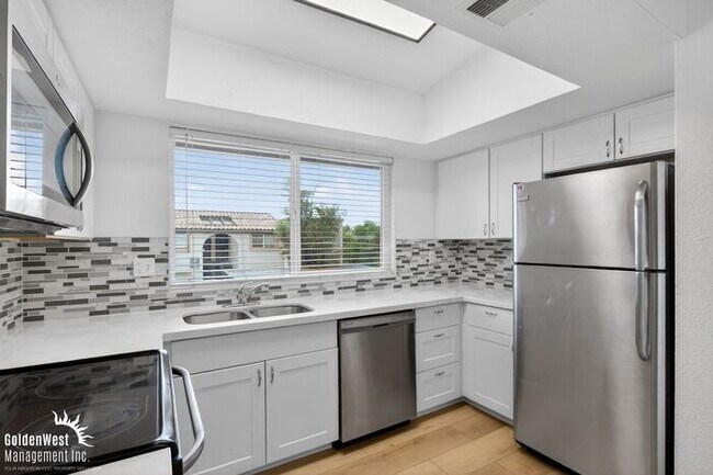 1548 W Sahuaro Dr Phoenix, AZ 85029 photo 5