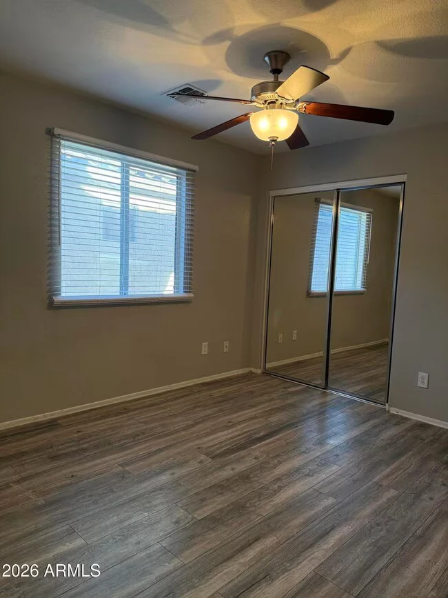 1410 E Mobile Ln Phoenix, AZ 85040 photo 5
