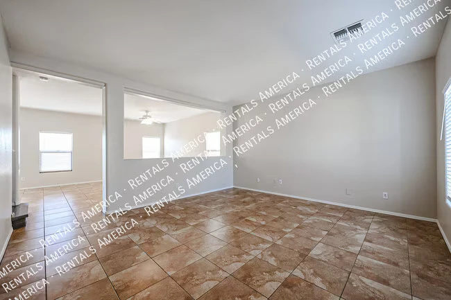 910 S 118th Ln Avondale, AZ 85323 photo 5