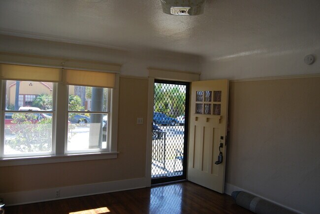 3744 1/2 Ray St San Diego, CA 92104
