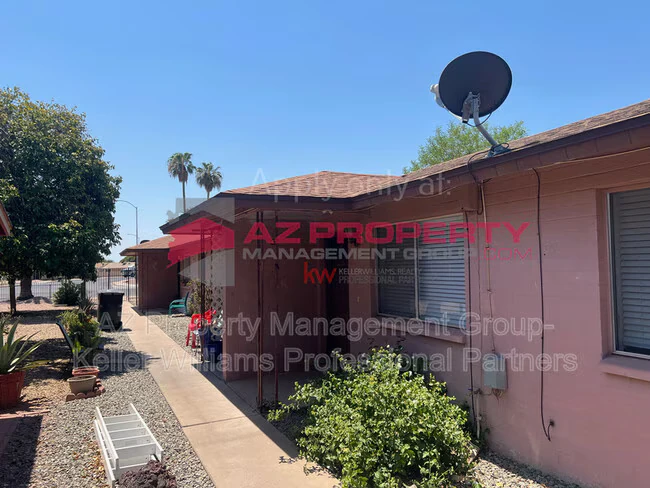 2228 E Broadway Rd photo 2