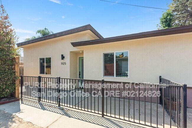 1125 S Pine St Escondido, CA 92025 photo 2