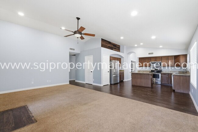 9625 W Runion Dr Peoria, AZ 85382 photo 4