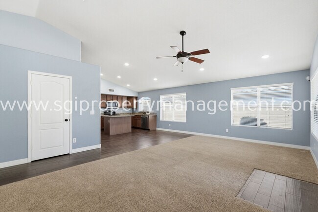 9625 W Runion Dr Peoria, AZ 85382 photo 5