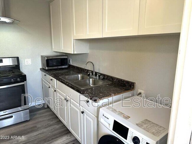 2726 E Willetta St Phoenix, AZ 85008 photo 3
