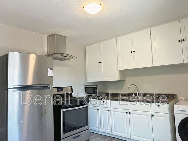 2726 E Willetta St Phoenix, AZ 85008 photo 2