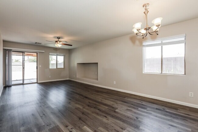 1074 E Silversmith Trail San Tan Valley, AZ 85143 photo 5