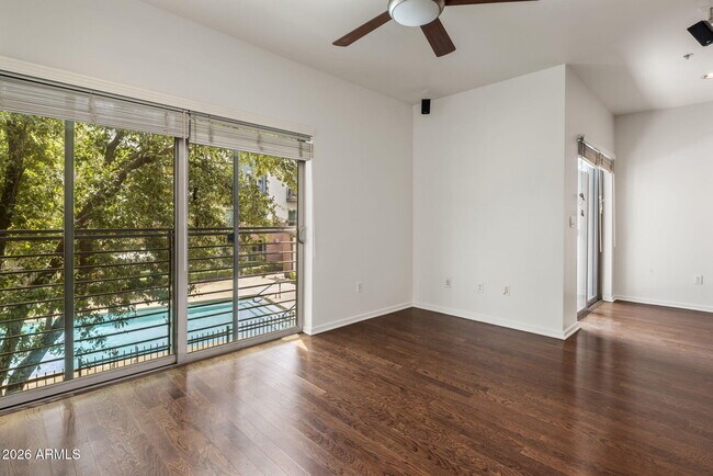 525 W Lakeside Dr Tempe, AZ 85281 photo 3