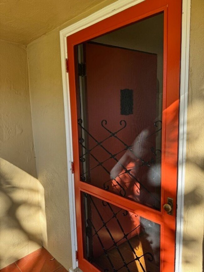 1736 Sycamore St Napa, CA 94559 photo 3