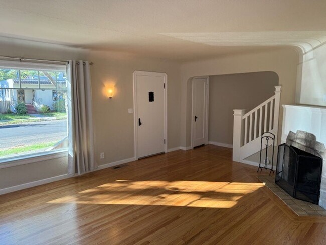 1736 Sycamore St Napa, CA 94559 photo 4