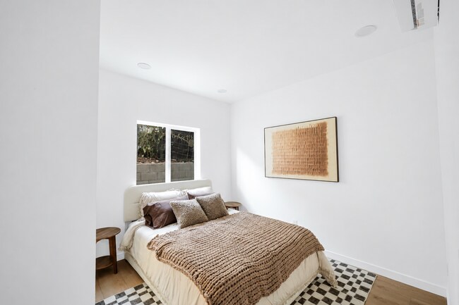 6170 Akins Ave San Diego, CA 92114 photo 3