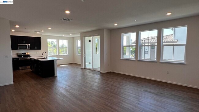 218 Church St Livermore, CA 94550 photo 3