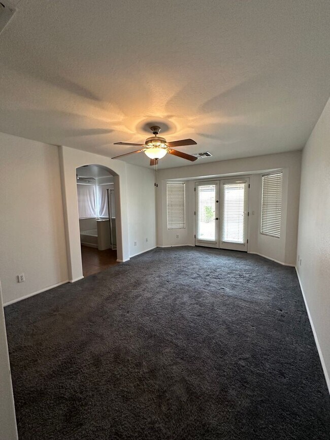 43318 N 43rd Dr Phoenix, AZ 85087 photo 5