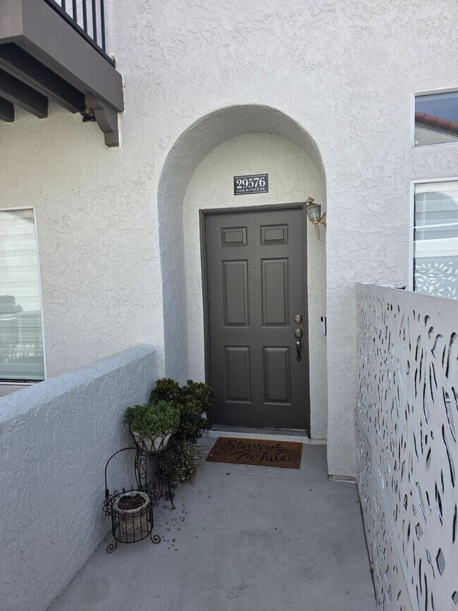 29576 Courtney Pl photo 3