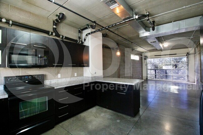 675 S Roosevelt St Tempe, AZ 85281 photo 3