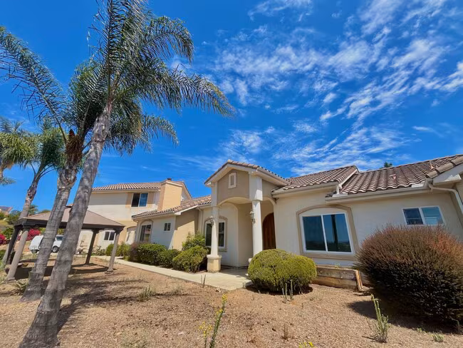 29763 Reza Ct Vista, CA 92084 photo 2