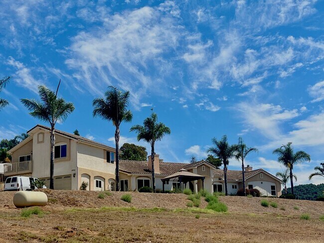 29763 Reza Ct Vista, CA 92084 photo 3