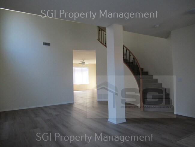 3123 W Pleasant Ln Phoenix, AZ 85041 photo 2