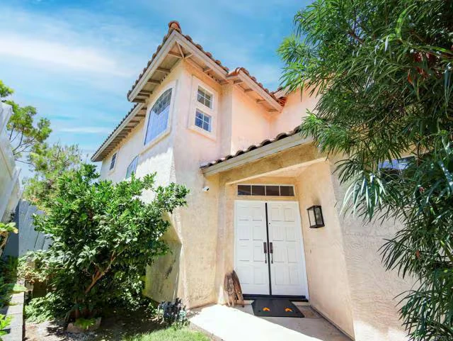 1633 Calle Las Casas Oceanside, CA 92056 photo 4
